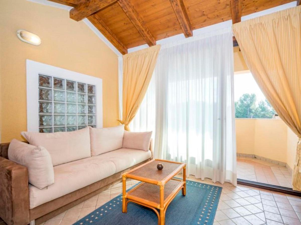 Apartments Villa Rossella 1 로비니 외부 사진