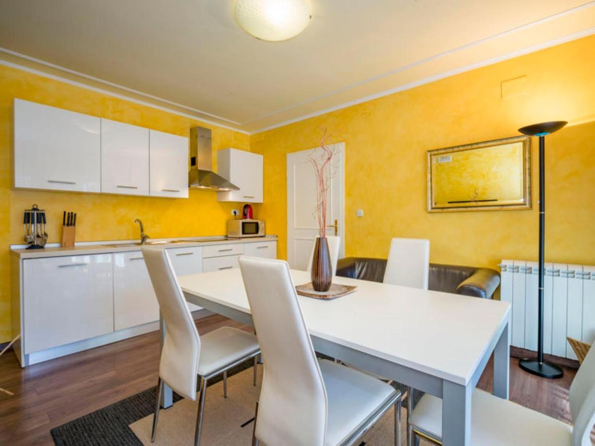 Apartments Villa Rossella 1 로비니 외부 사진
