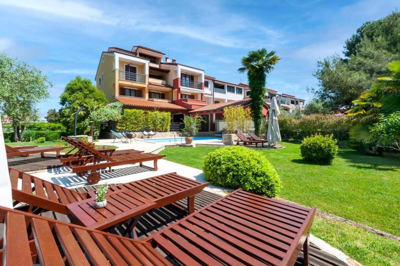 Apartments Villa Rossella 1 로비니 외부 사진