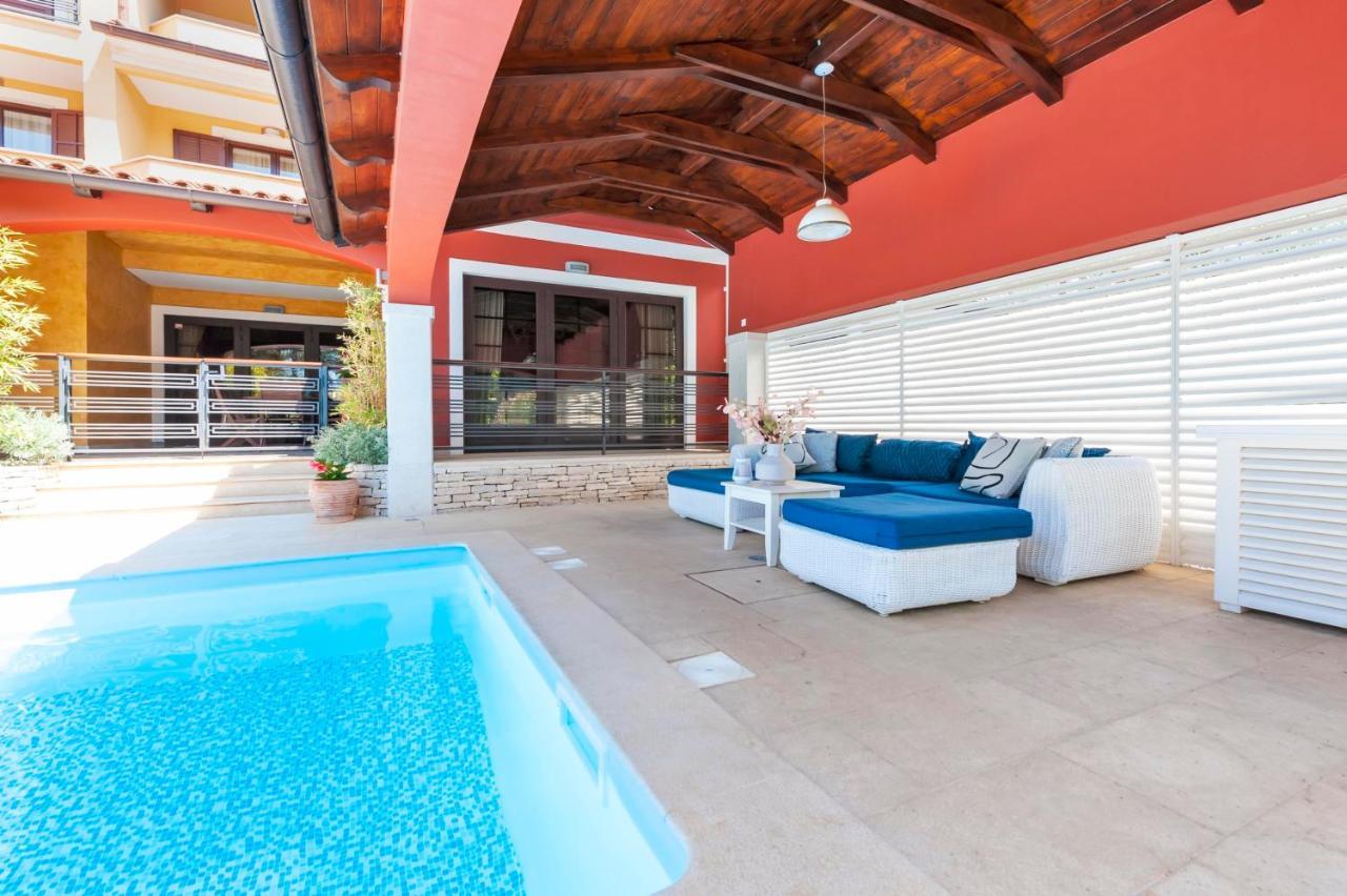 Apartments Villa Rossella 1 로비니 외부 사진