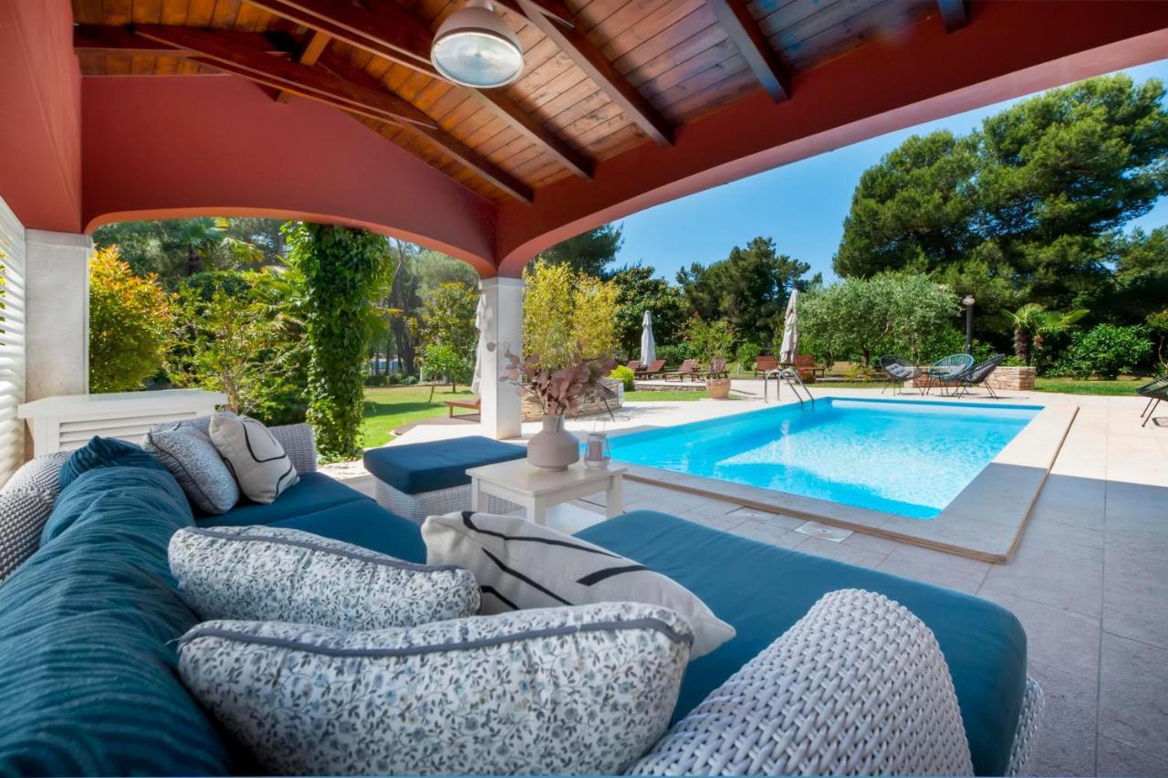 Apartments Villa Rossella 1 로비니 외부 사진
