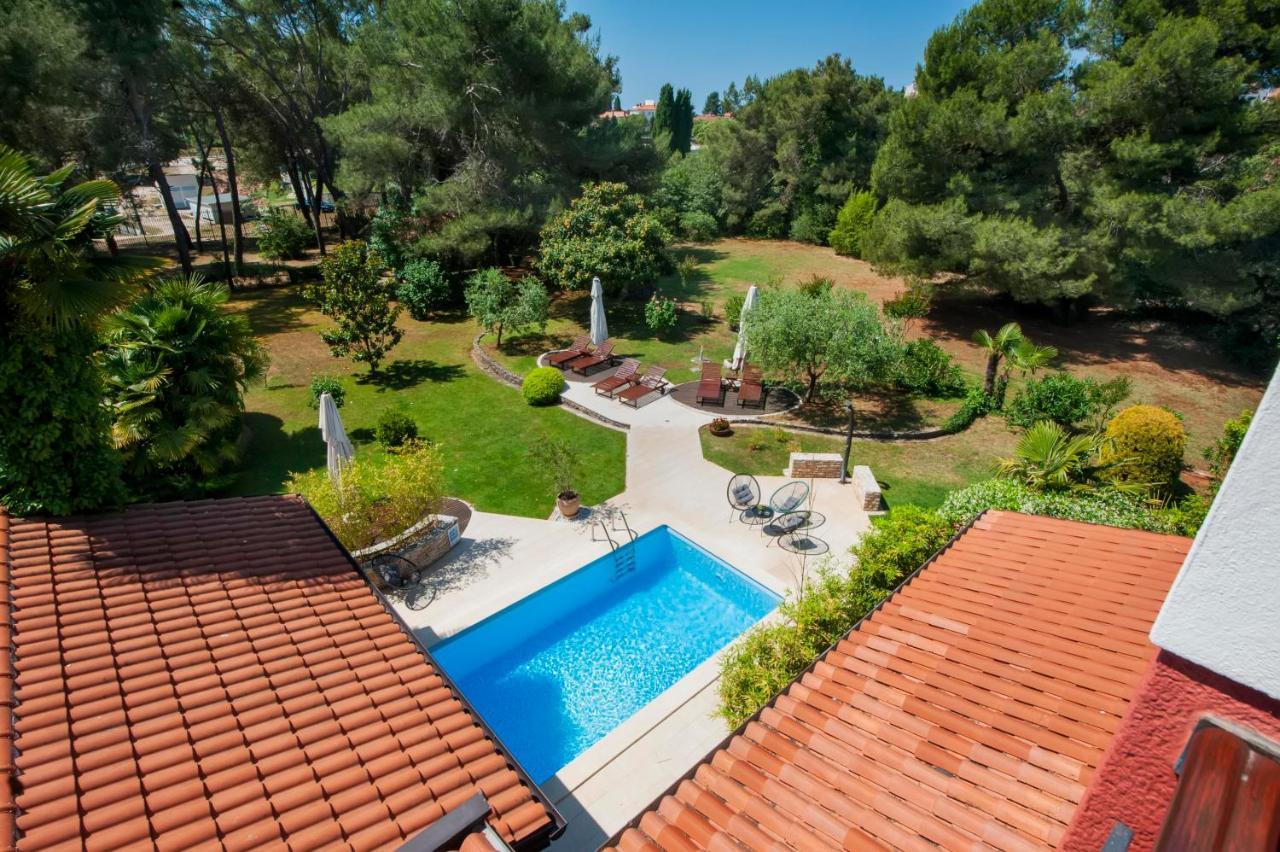 Apartments Villa Rossella 1 로비니 외부 사진