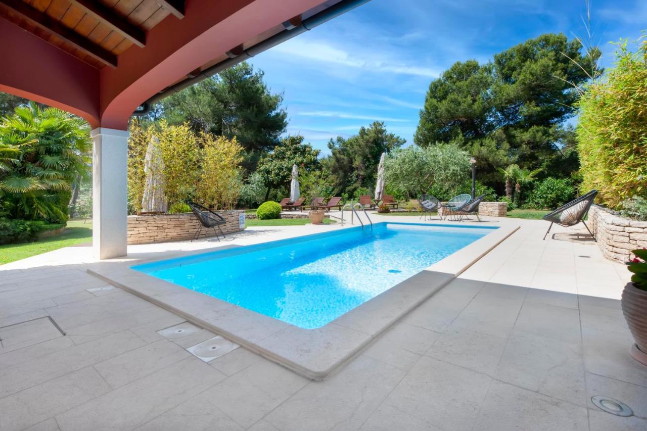 Apartments Villa Rossella 1 로비니 외부 사진