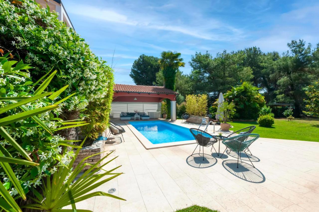 Apartments Villa Rossella 1 로비니 외부 사진