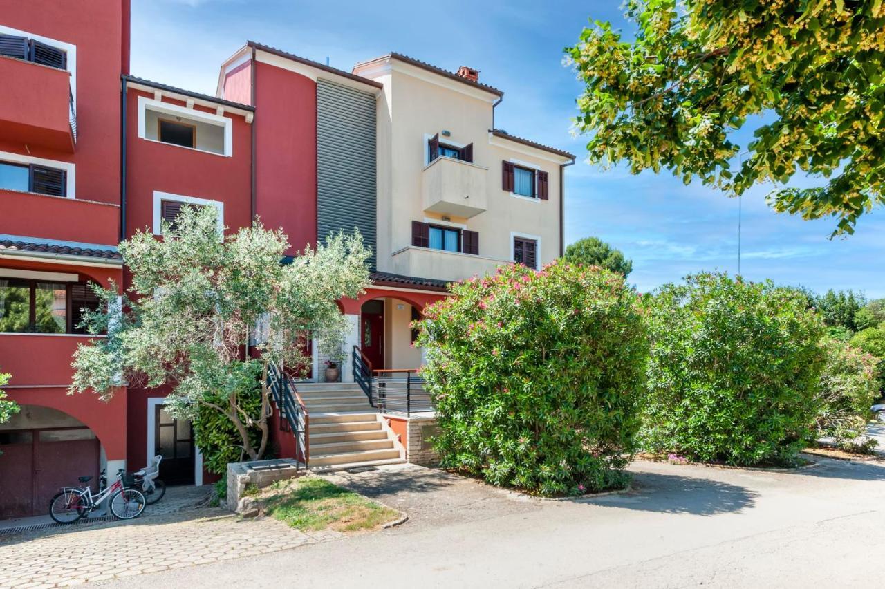Apartments Villa Rossella 1 로비니 외부 사진