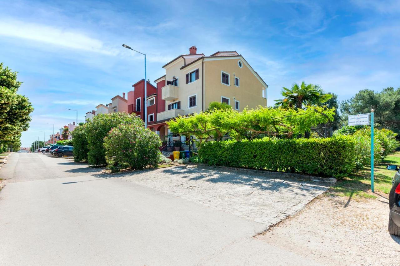 Apartments Villa Rossella 1 로비니 외부 사진