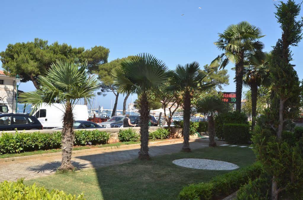 Apartments Villa Rossella 1 로비니 외부 사진