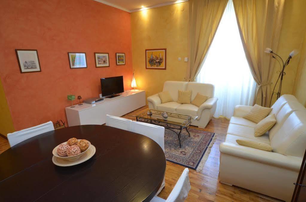 Apartments Villa Rossella 1 로비니 외부 사진