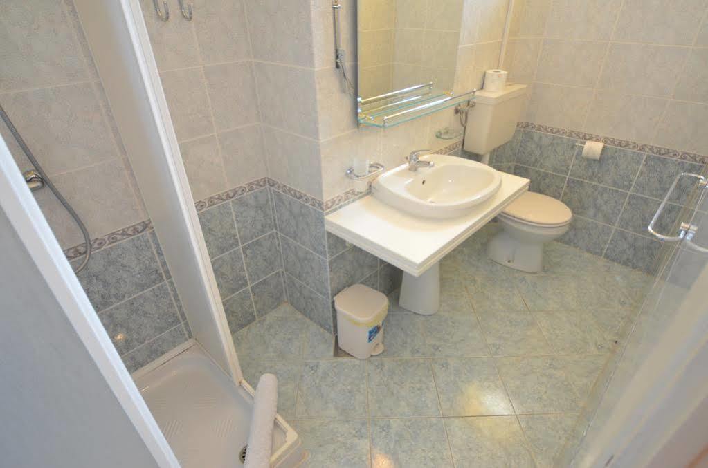 Apartments Villa Rossella 1 로비니 외부 사진